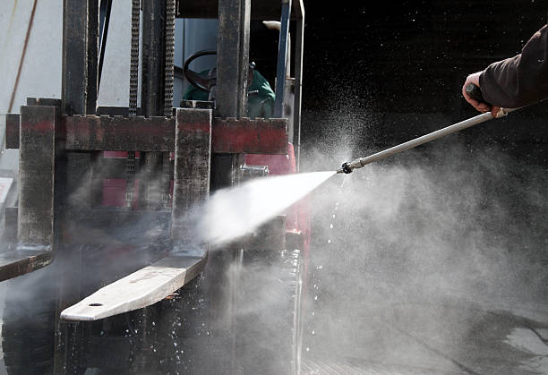 Best Sign and Awning Cleaning  in Parchment, MI